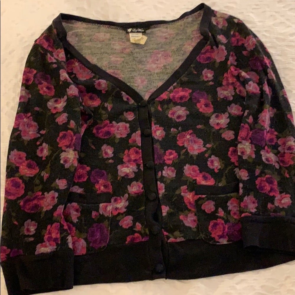 Floral 3/4 sleeve sweater